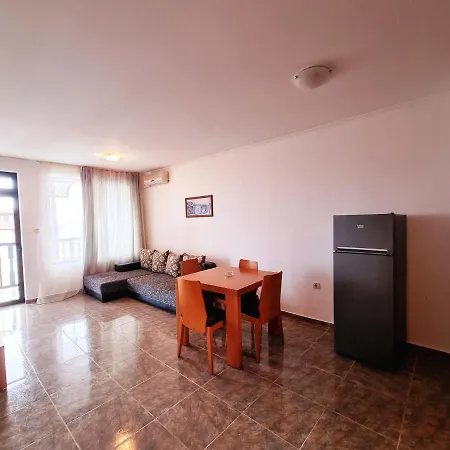 Modern 1bd At Watermill Complex