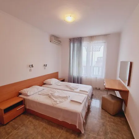 Modern 1bd At Watermill Complex