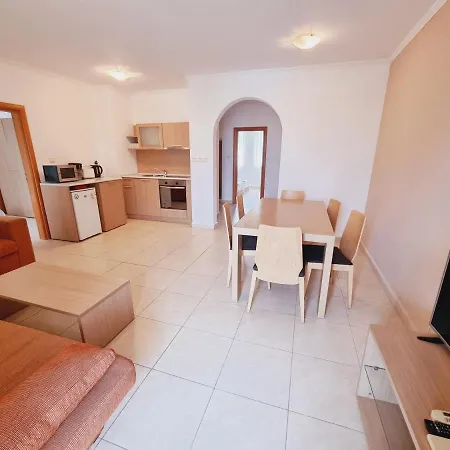 Modern 1bd At Watermill Complex Apartmanhotel