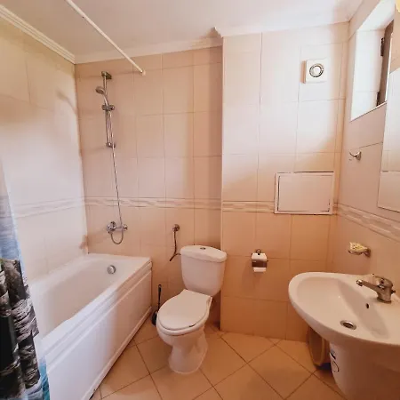 Modern 1bd At Watermill Complex Szveti Vlasz