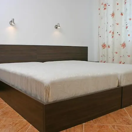 Modern 1bd At Watermill Complex Apartmanhotel