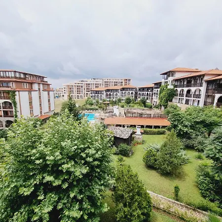 Modern 1bd At Watermill Complex Szveti Vlasz